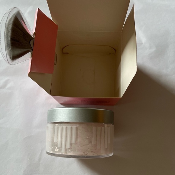 Charles of the Ritz custom blended powder brand new shade Soft Pink - Picture 14 of 16